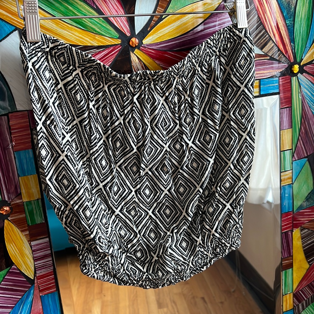 Patterned Strapless Crop Top